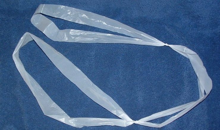 créer du fil avec des sacs plastique