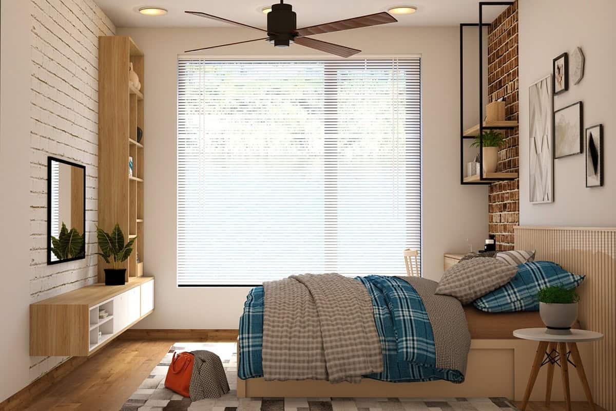 chambre avec un ventilateur de plafond
