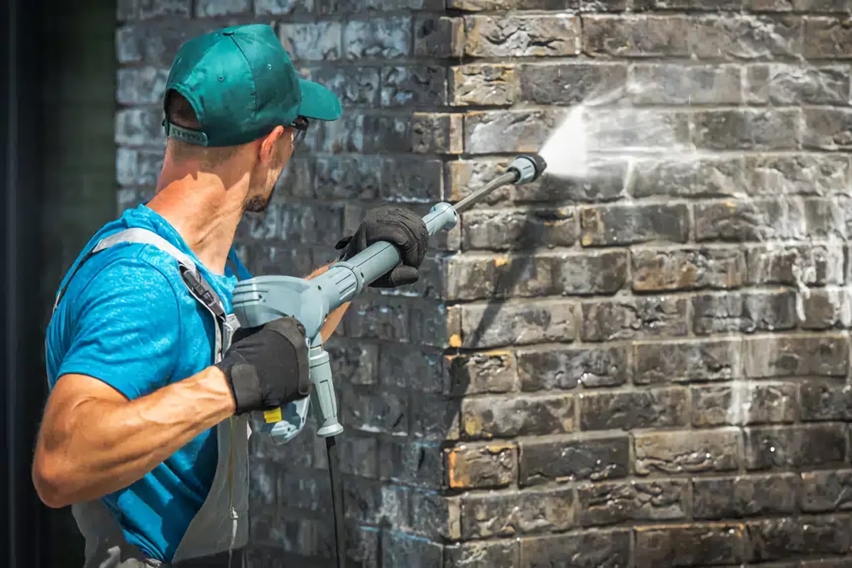 dangers du lavage à pression non professionnel pour votre habitation