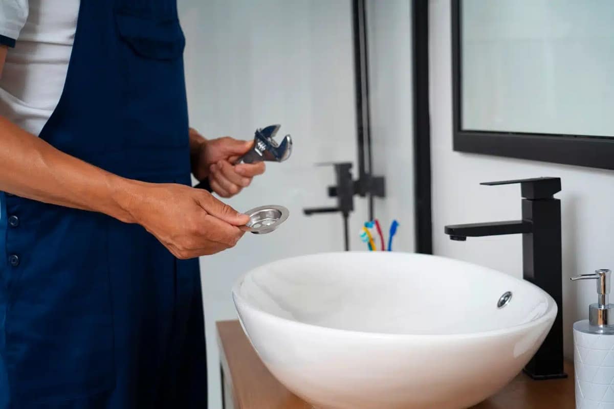 erreurs à éviter lors de l'installation de plomberie de salle de bain à Montréal